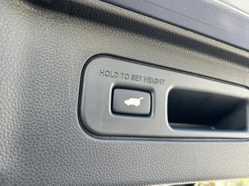Used 2024 Honda Pilot EX-L image 36