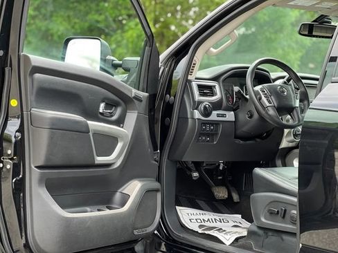 Used 2018 Nissan Titan PRO-4X AWD/4WD image 9
