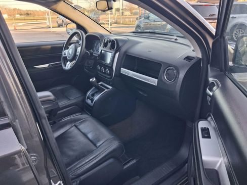 Used 2017 Jeep Compass High Altitude image 1