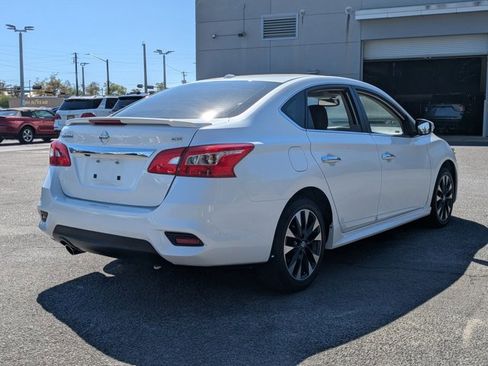 Used 2019 Nissan Sentra SR w/ Premium Package (SR) image 6