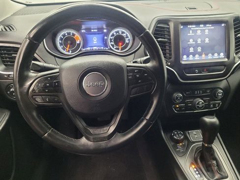 Used 2019 Jeep Cherokee Trailhawk AWD/4WD image 22