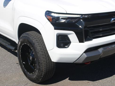 Used 2023 Chevrolet Colorado Z71 w/ Z71 Convenience Package 2 image 9