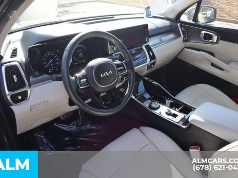 Used 2023 Kia Sorento SX Prestige image 9