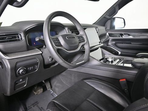 Used 2022 Jeep Wagoneer Series III image 24