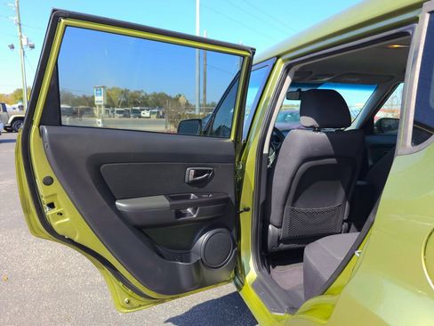 Used 2011 Kia Soul + w/ Audio Pkg image 10