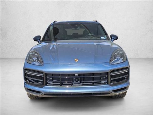 Used 2019 Porsche Cayenne Turbo image 2