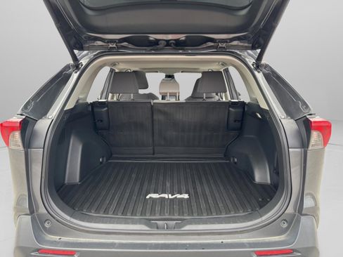 Used 2022 Toyota RAV4 XLE w/ Convenience Package image 30