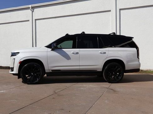 Certified 2021 Cadillac Escalade Sport Platinum AWD/4WD image 4