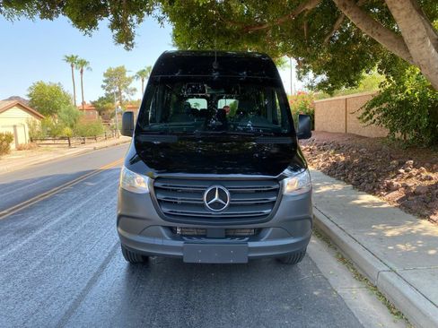 Used 2025 Mercedes-Benz Sprinter 2500 image 3