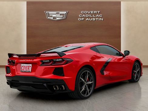 Used 2021 Chevrolet Corvette Stingray Preferred Cpe w/ Z51 Performance Package RWD image 4
