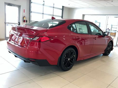 New 2026 Toyota Camry SE w/ Convenience Package FWD image 5