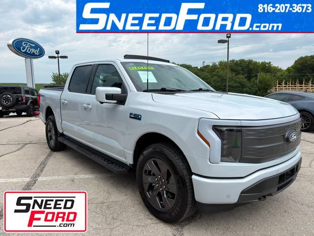 Used 2025 Ford F150 Lightning Lariat w/ Max Trailer Tow Package AWD/4WD image 1
