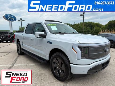 Used 2025 Ford F150 Lightning Lariat w/ Max Trailer Tow Package AWD/4WD image 1