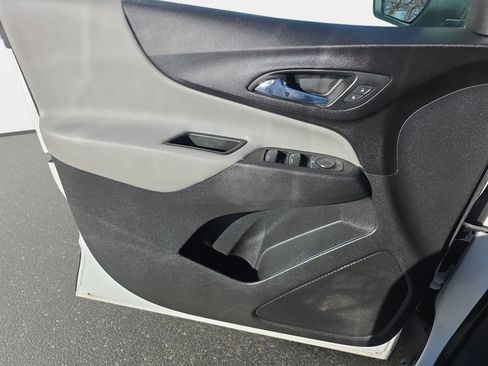 Used 2020 Chevrolet Equinox LS w/ LS Convenience Package image 25