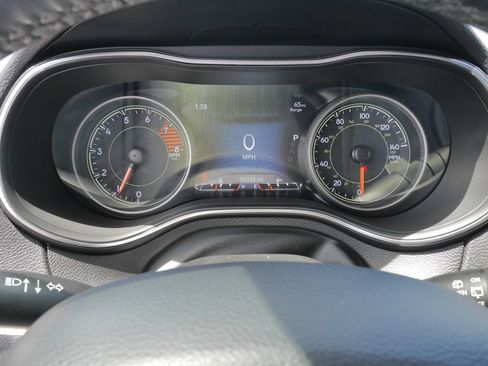 Used 2019 Jeep Cherokee Limited AWD/4WD image 25