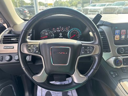 Used 2020 GMC Yukon XL Denali AWD/4WD image 16