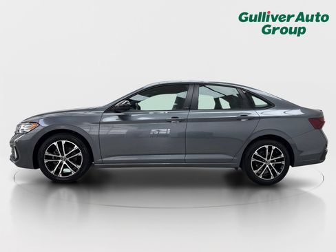 Used 2024 Volkswagen Jetta Sport FWD image 3