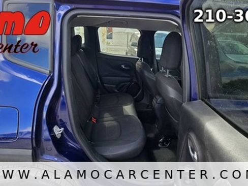 Used 2017 Jeep Renegade Altitude FWD image 21