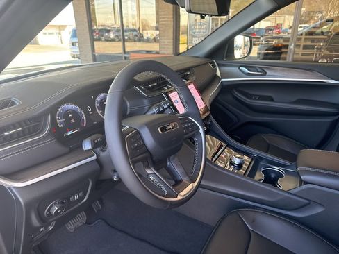 New 2025 Jeep Grand Cherokee L Limited image 9