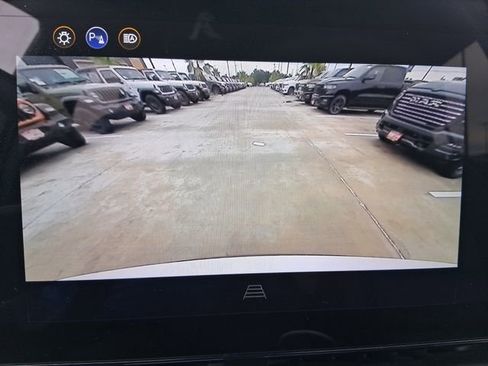 Used 2026 Chevrolet Equinox LT w/ Convenience Package II FWD image 12