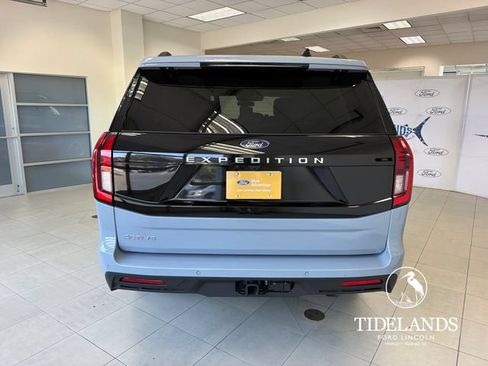 Certified 2025 Ford Expedition Active RWD image 7