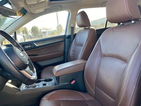 Used 2018 Subaru Outback 2.5i Touring image 9