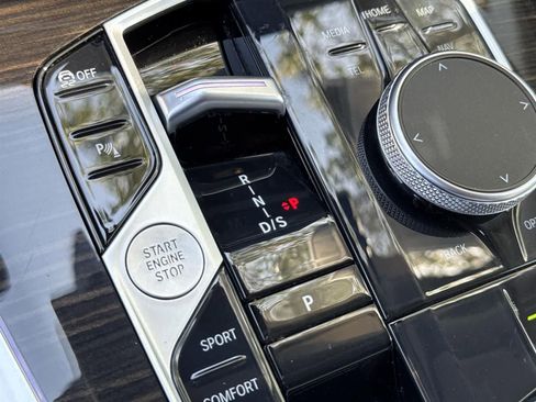 Used 2023 BMW X7 xDrive40i image 15