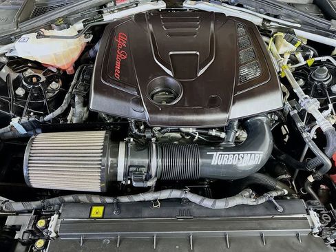 Used 2018 Alfa Romeo Giulia image 9