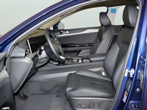 Used 2025 Kia K5 EX FWD image 12