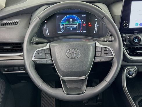 Used 2025 Toyota Grand Highlander AWD image 18