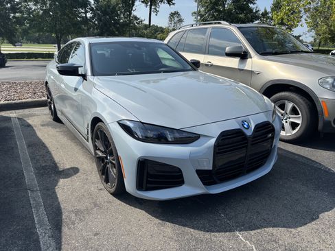 Used 2026 BMW M440i w/ Premium Package RWD image 2