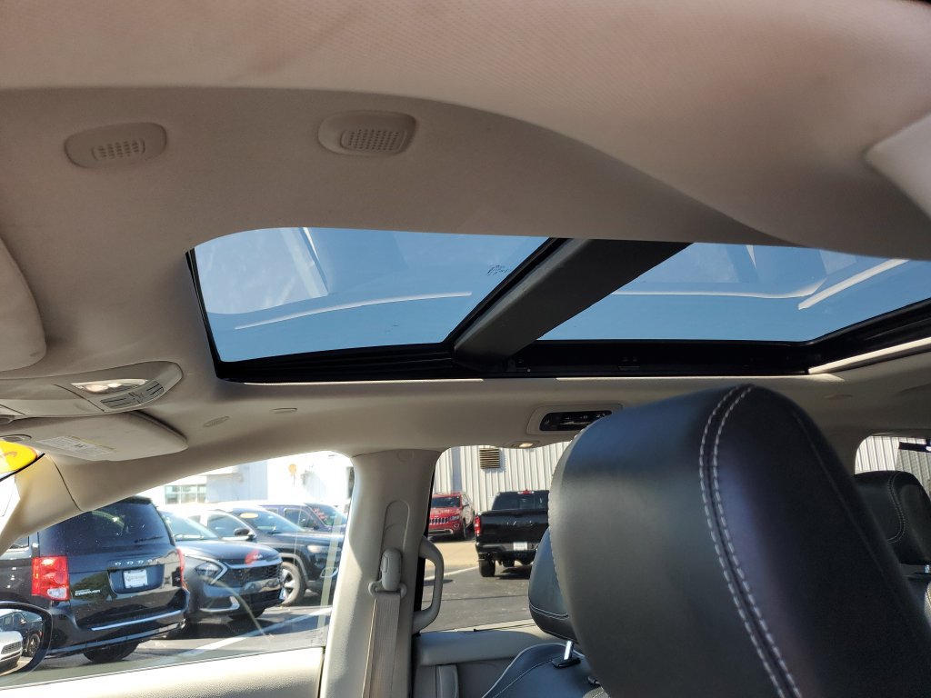 Certified 2023 Chrysler Pacifica Limited FWD image 18