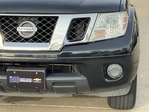 Used 2019 Nissan Frontier SV image 10