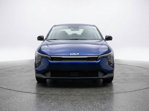 Used 2025 Kia K4 FWD image 2