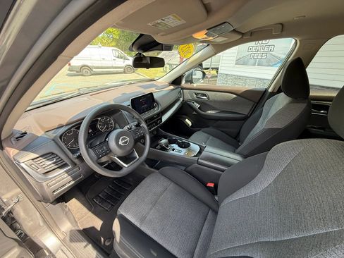 Used 2023 Nissan Rogue SV image 19