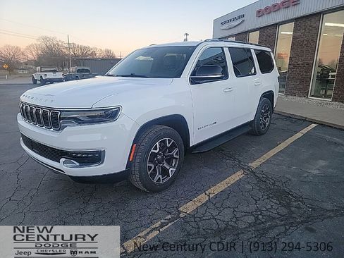 Used 2024 Jeep Wagoneer Series III image 39