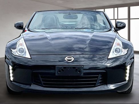 Used 2016 Nissan 370Z Touring Sport RWD image 4