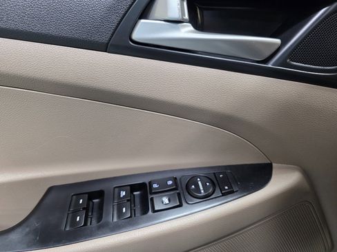 Used 2019 Hyundai Tucson Value image 18