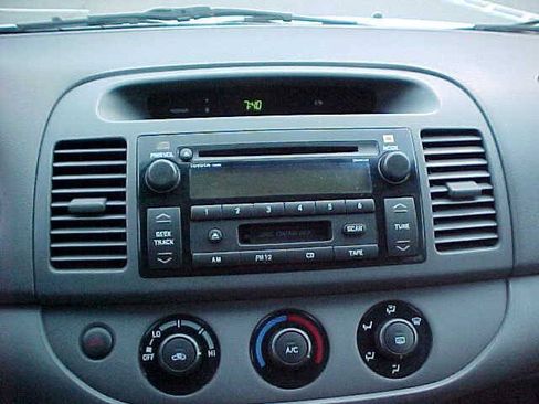 Used 2002 Toyota Camry LE w/ Pkg 2 FWD image 22
