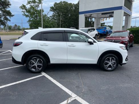 Used 2023 Honda HR-V EX-L image 6