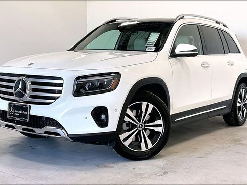 New 2026 Mercedes-Benz GLB 250 image 2