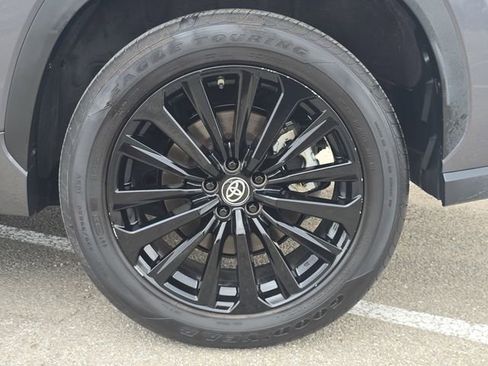 Used 2025 Toyota Highlander XSE image 35