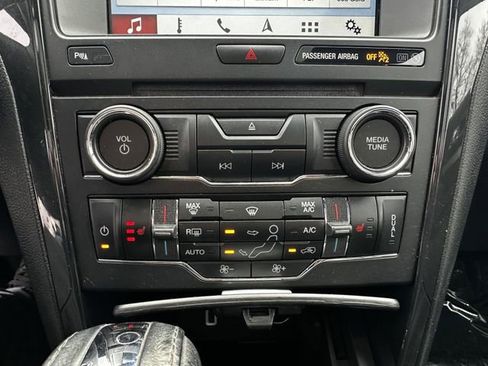 Certified 2018 Ford Explorer XLT w/ Equipment Group 202A image 23