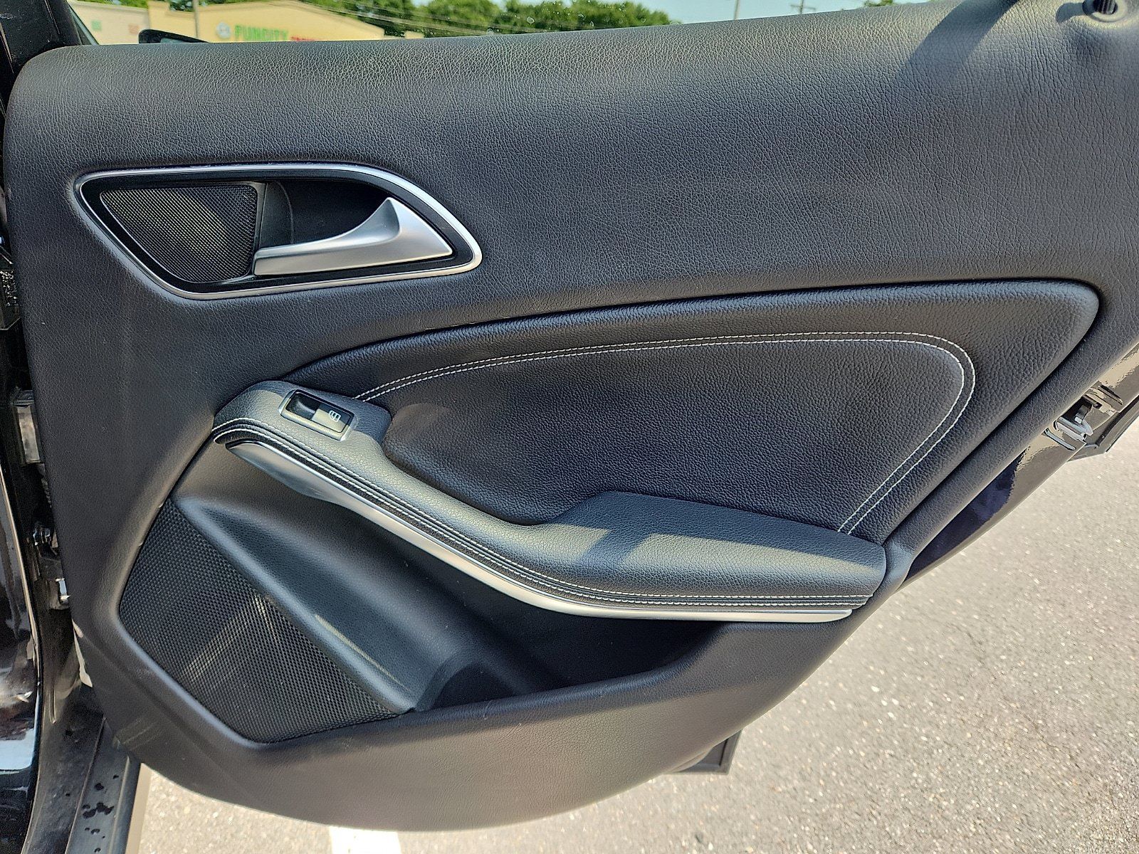Used 2018 Mercedes-Benz GLA 250 4MATIC image 31