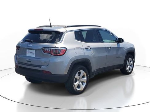Used 2019 Jeep Compass Latitude AWD/4WD image 4