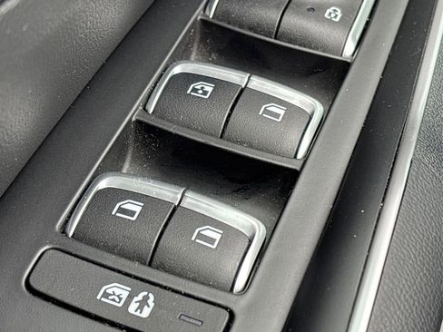 Certified 2022 Kia Sorento S w/ Panoramic Sunroof Package image 34