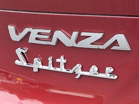 Used 2021 Toyota Venza XLE image 31