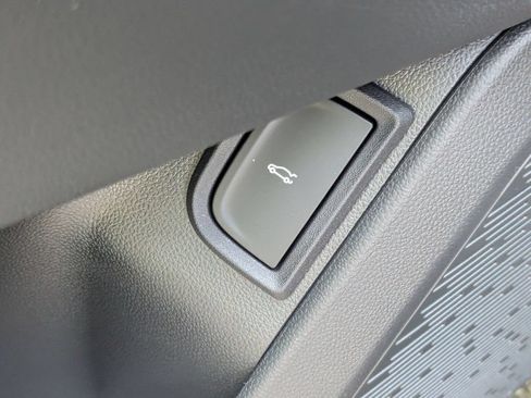 New 2027 Chevrolet Equinox ACTIV w/ Convenience Package III FWD image 11