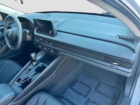 Certified 2025 Honda Accord SE image 33