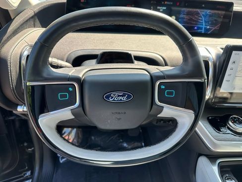Used 2025 Ford Expedition Max Platinum w/ Driver's Package AWD/4WD image 21
